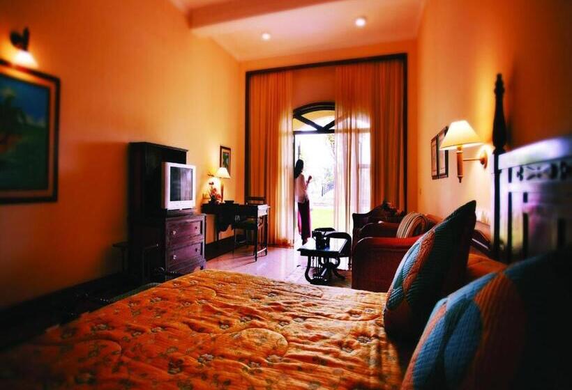 غرفة قياسية مطلّة علي البحر, The Lalit Golf & Spa Resort Goa