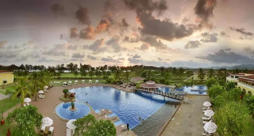プールビュースイート, The Lalit Golf & Spa Resort Goa