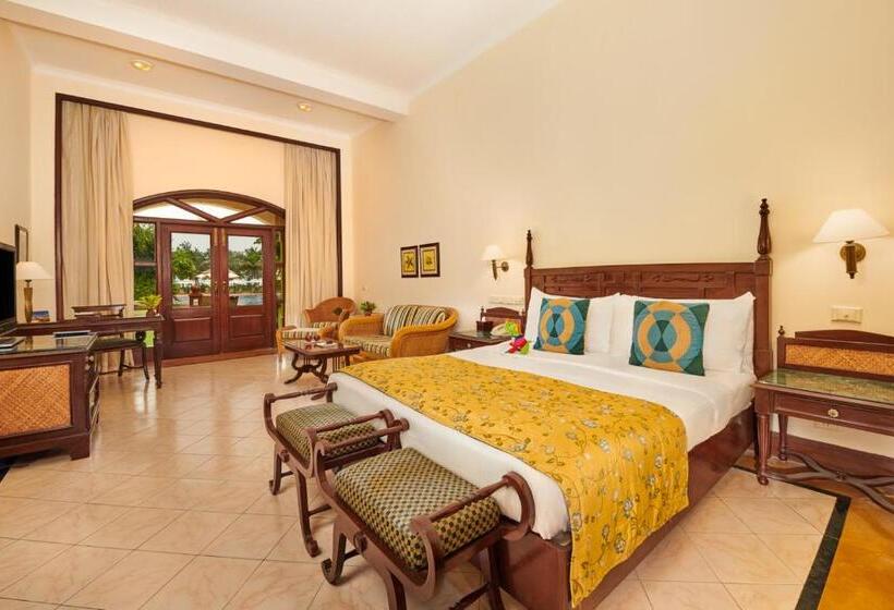 Люкс Вид на Бассейн, The Lalit Golf & Spa Resort Goa