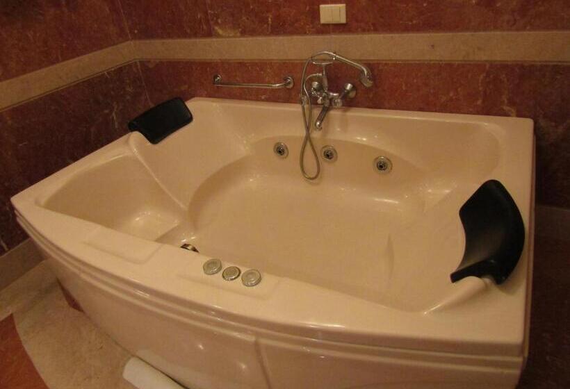 جناح, The Lalit Golf & Spa Resort Goa