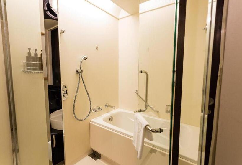 스탠다드 룸 킹사이즈 침대, The Royal Park Hotel Iconic Tokyo Shiodome