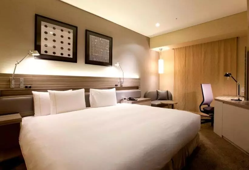 キングサイズベッドのスタンダードルーム, The Royal Park Hotel Iconic Tokyo Shiodome
