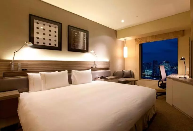 キングサイズベッドのスタンダードルーム, The Royal Park Hotel Iconic Tokyo Shiodome