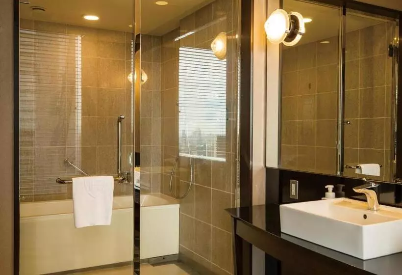 キングサイズベッドのデラックスルーム, The Royal Park Hotel Iconic Tokyo Shiodome