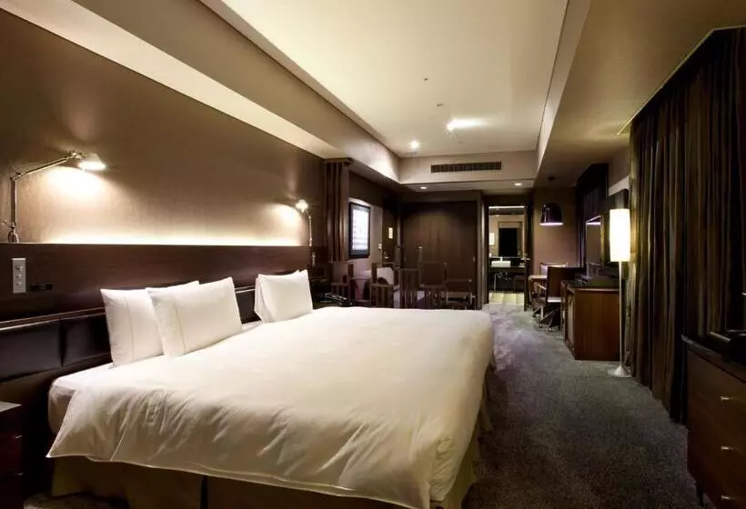 キングサイズベッドのデラックスルーム, The Royal Park Hotel Iconic Tokyo Shiodome