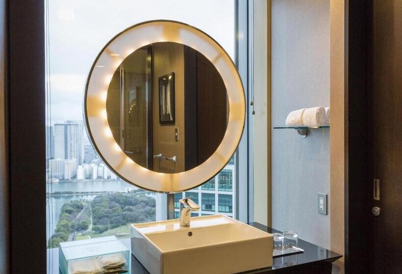 주니어 스위트 킹사이즈 침대, The Royal Park Hotel Iconic Tokyo Shiodome