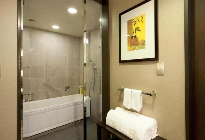 سوئیت جونیور با تخت بزرگ, The Royal Park Hotel Iconic Tokyo Shiodome
