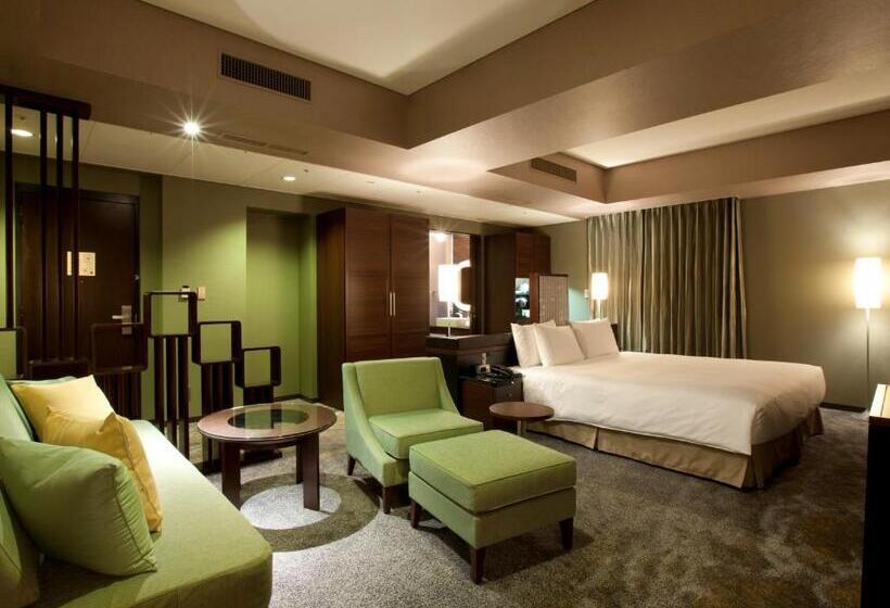 سوئیت جونیور با تخت بزرگ, The Royal Park Hotel Iconic Tokyo Shiodome