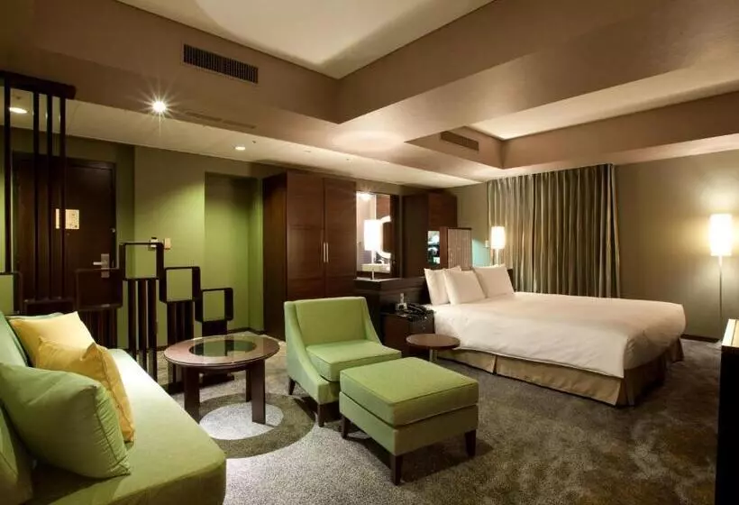 キングサイズベッドのジュニアスイート, The Royal Park Hotel Iconic Tokyo Shiodome