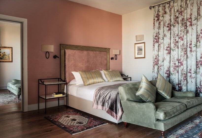 اتاق لوکس با چشم‌انداز, The Xara Palace Relais & Chateaux