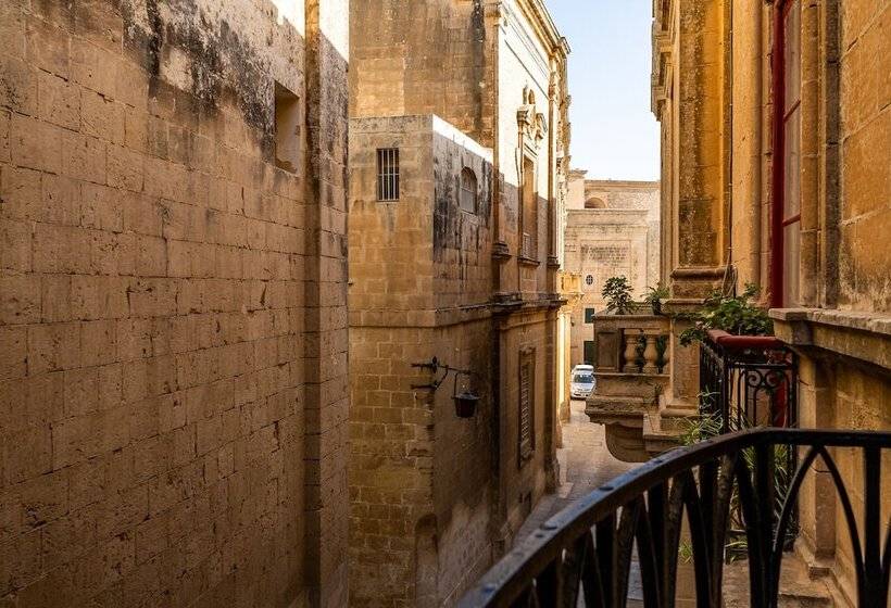 سوییت دوبلکس, The Xara Palace Relais & Chateaux