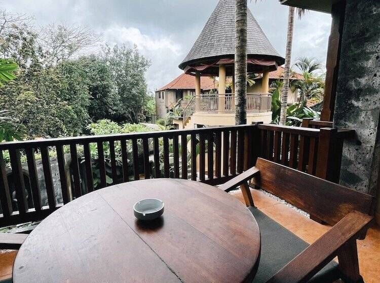带泳池观景的豪华房, Villa Sonia Ubud