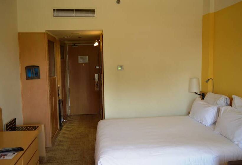 اتاق سوپریور با بالکن, Novotel Cairo 6th Of October