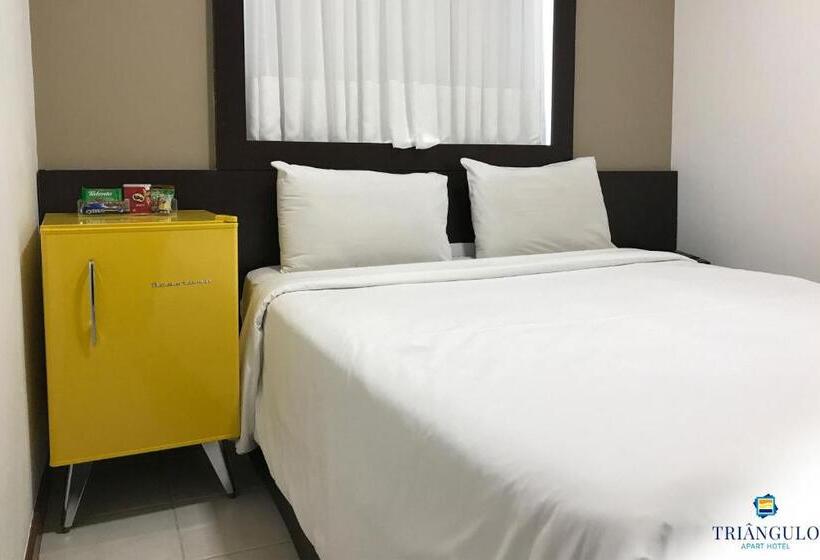 חדר אקונומי, Triangulo Apart
