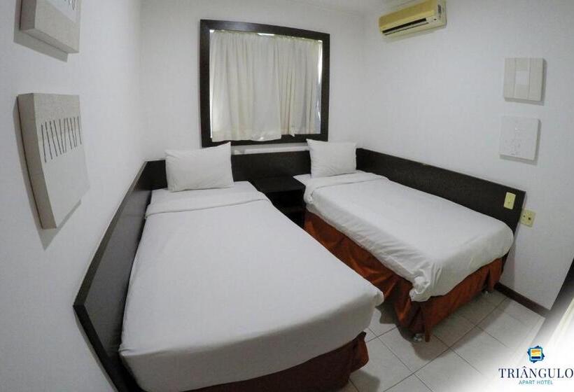 חדר סופריור לארבעה, Triangulo Apart