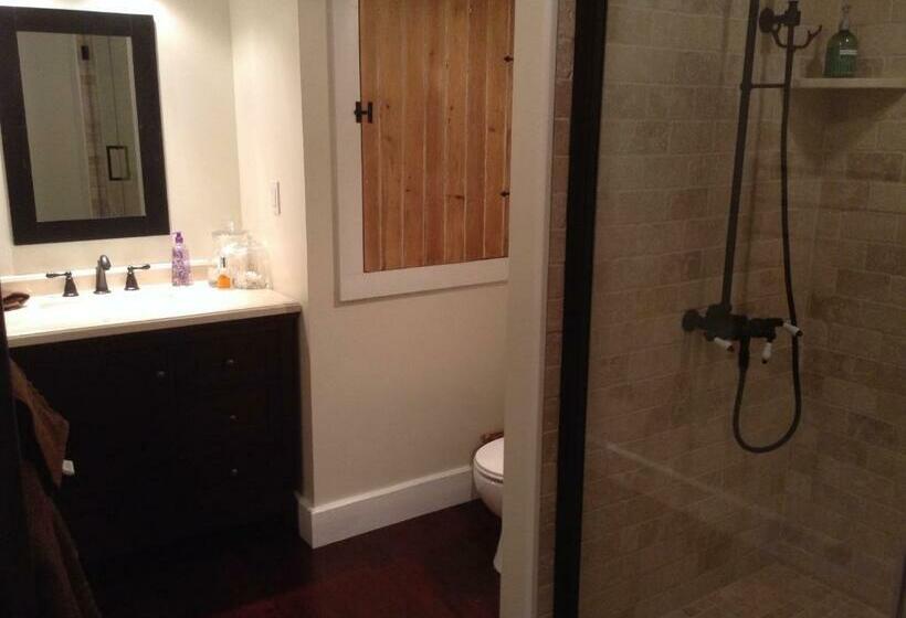 חדר סופריור, Haddock Hill House