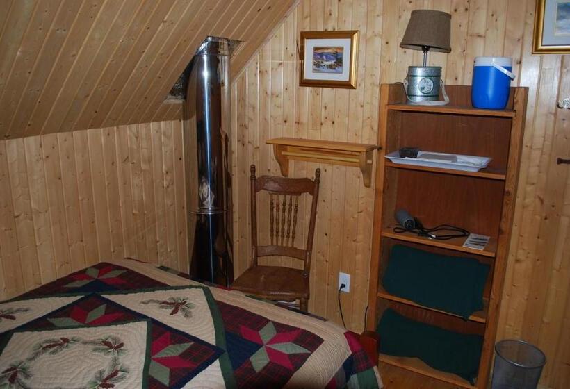 스탠다드 트리플 룸, Auberge De La Rivière Matapédia Matapédia River Lodge