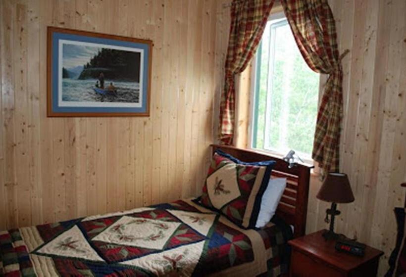 스탠다드 트리플 룸, Auberge De La Rivière Matapédia Matapédia River Lodge