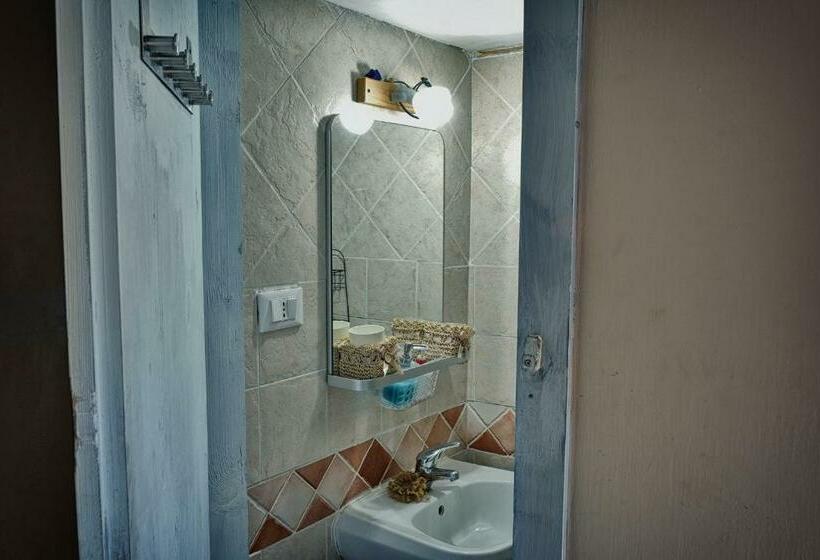 スタンダードトリプルルーム, Agrihouse