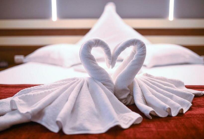 Номер Стандарт, Luxor