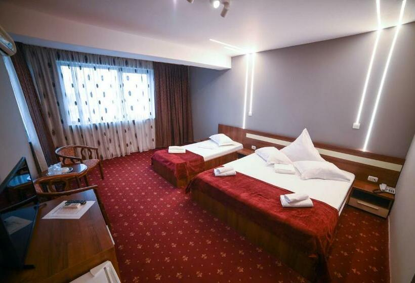 Трехместный Номер Классика, Luxor