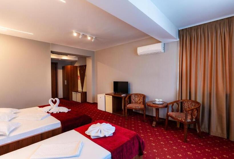 Трехместный Номер Классика, Luxor