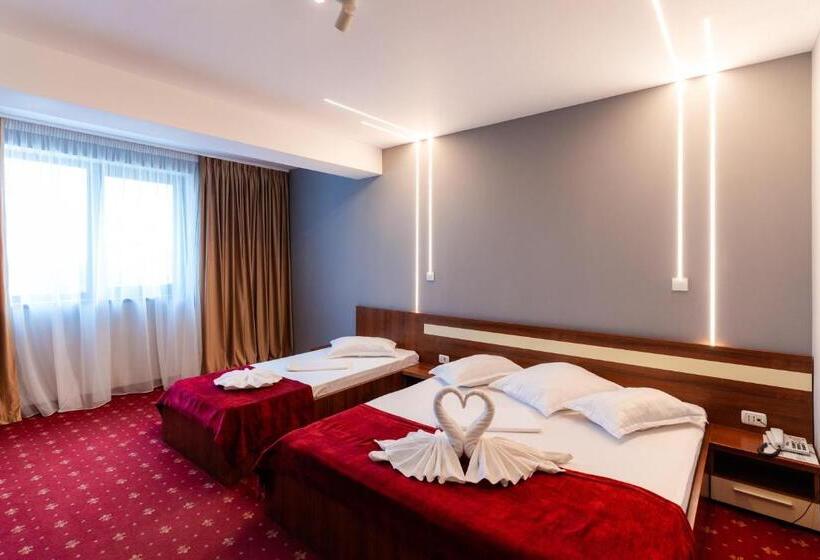 Трехместный Номер Классика, Luxor