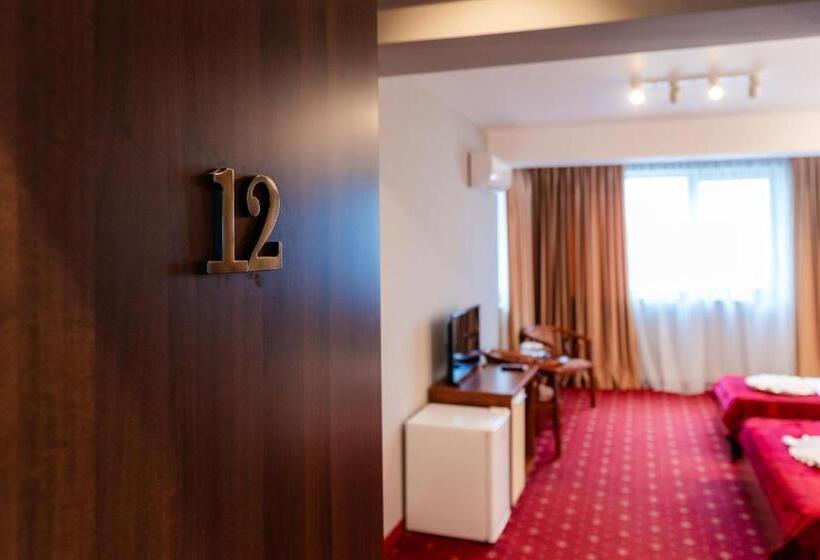 Трехместный Номер Классика, Luxor