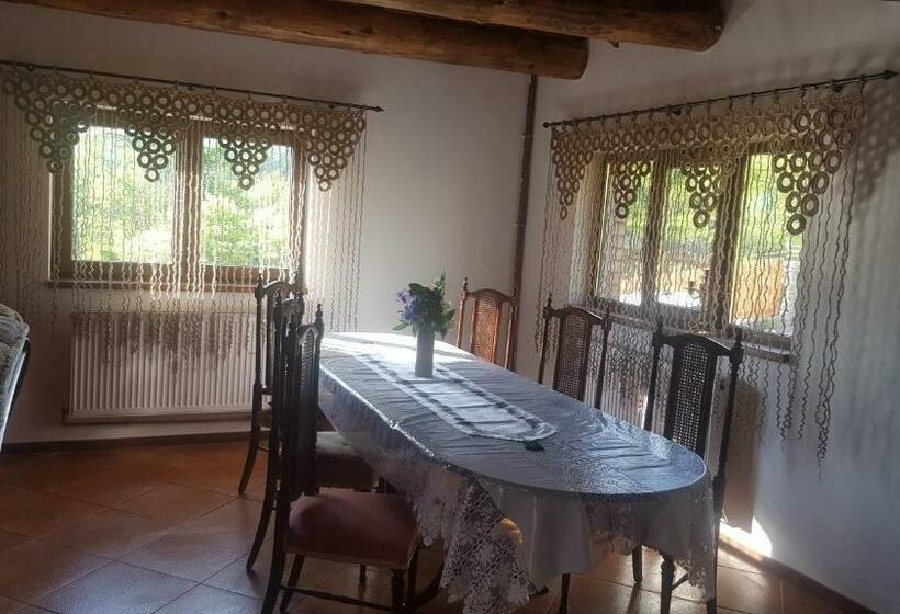 منزل غرفة نوم واحدة, Casa Din Piatra