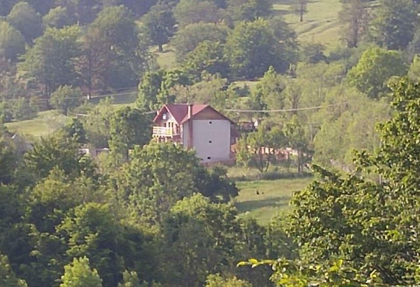 منزل غرفة نوم واحدة, Casa Din Piatra