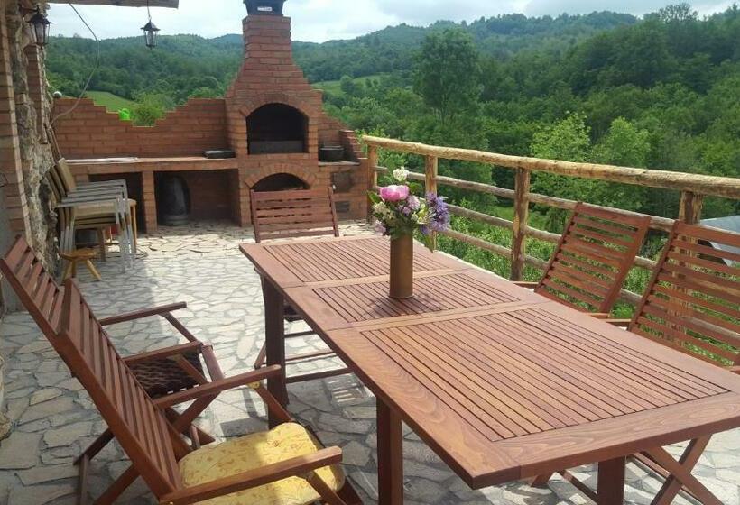 Дом 1 Спальня, Casa Din Piatra