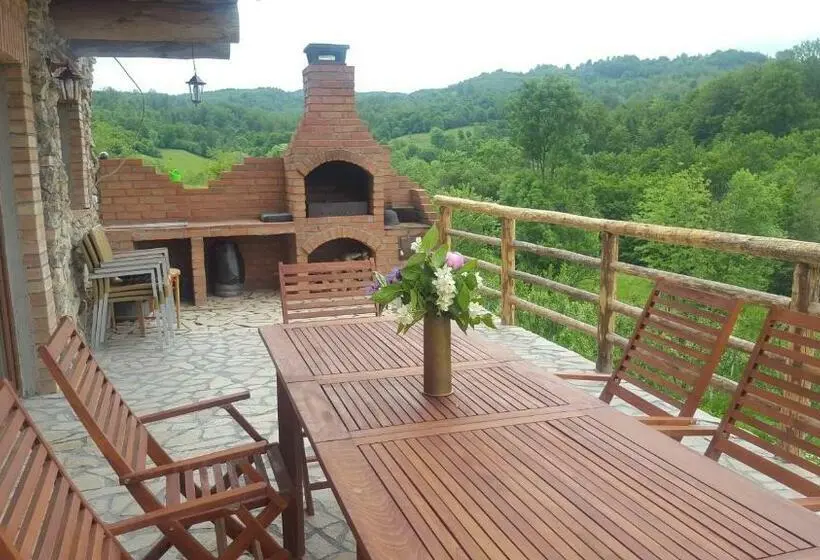 １ベッドルームハウス, Casa Din Piatra