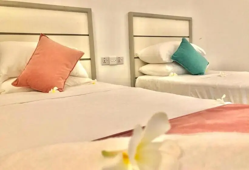 デラックストリプルルーム, Moon Isle Beach Bungalow