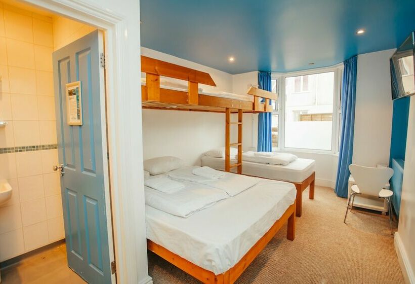 اتاق خانوادگی, Reef Lodge