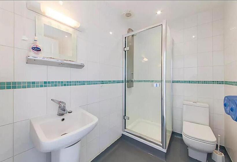 اتاق راحتی سه تخته, Reef Lodge