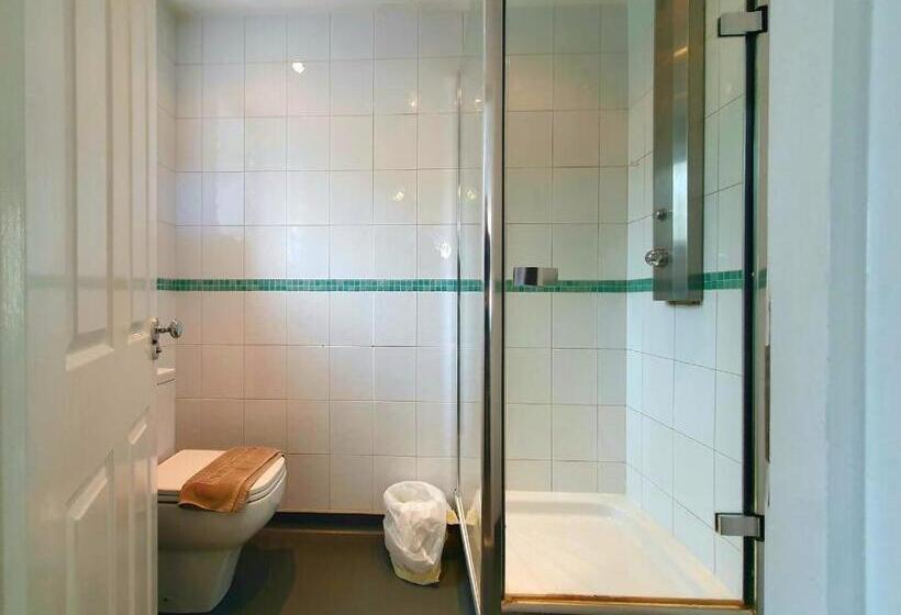 اتاق سوپریور خانوادگی, Reef Lodge