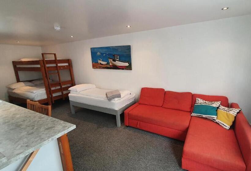 استودیوی استاندارد, Reef Lodge