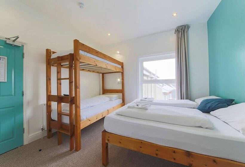 اتاق خانوادگی, Reef Lodge