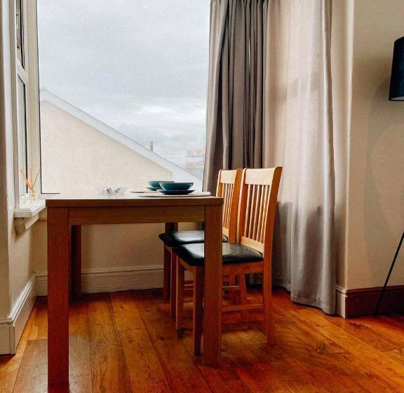 1 Bedroom Penthouse Apartment, Reef Lodge