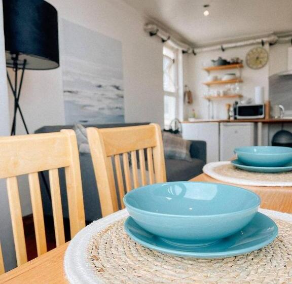 1 Bedroom Penthouse Apartment, Reef Lodge