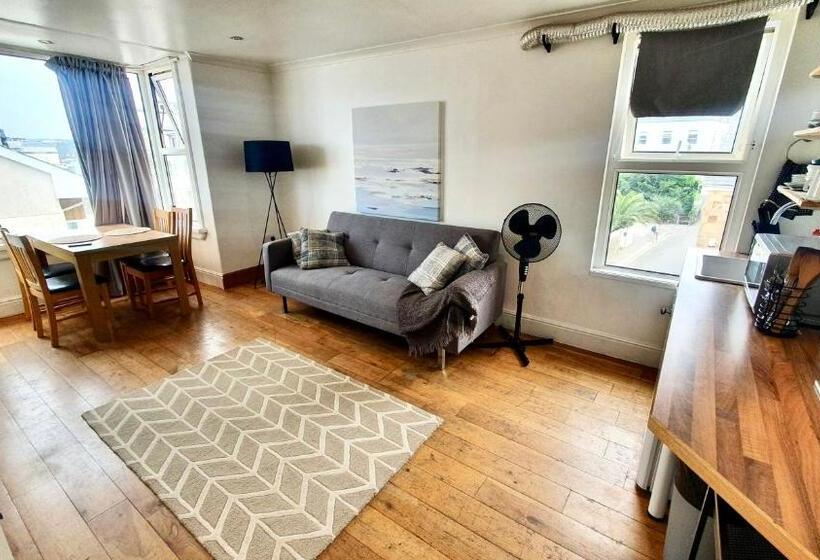 1 Bedroom Penthouse Apartment, Reef Lodge