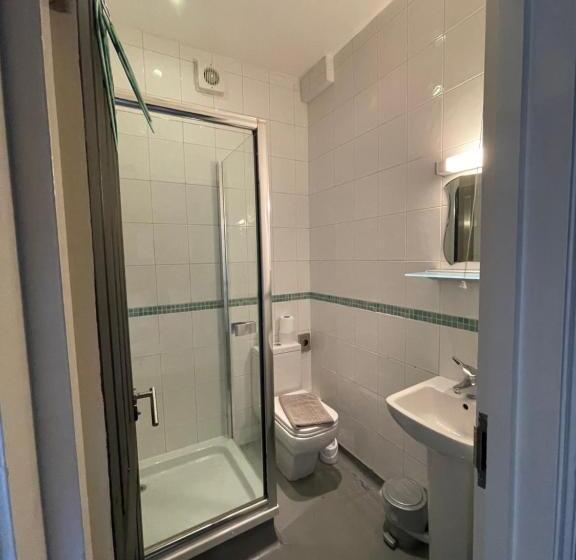 استودیوی استاندارد, Reef Lodge