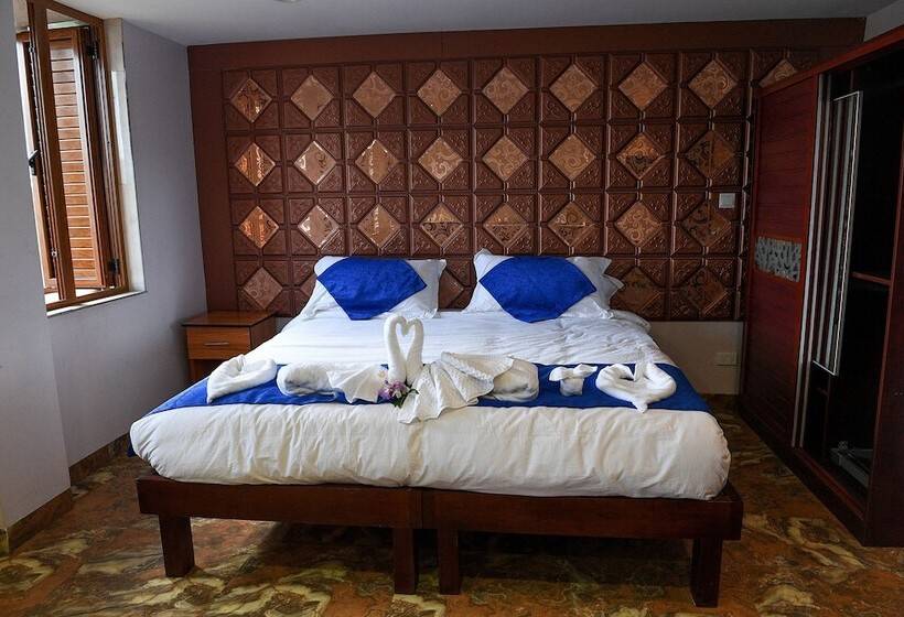 Студия Стандарт Двуспальная Кровать, The President