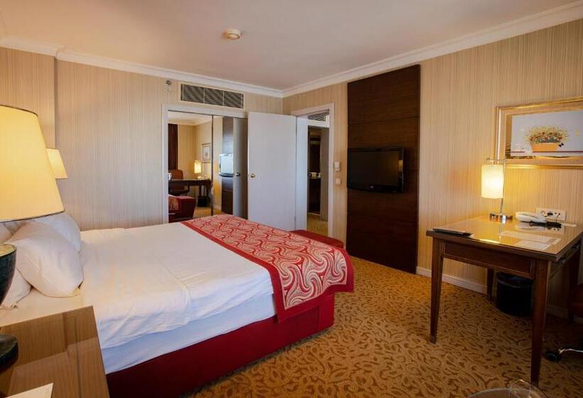 سوییت, Buyukhanli Park