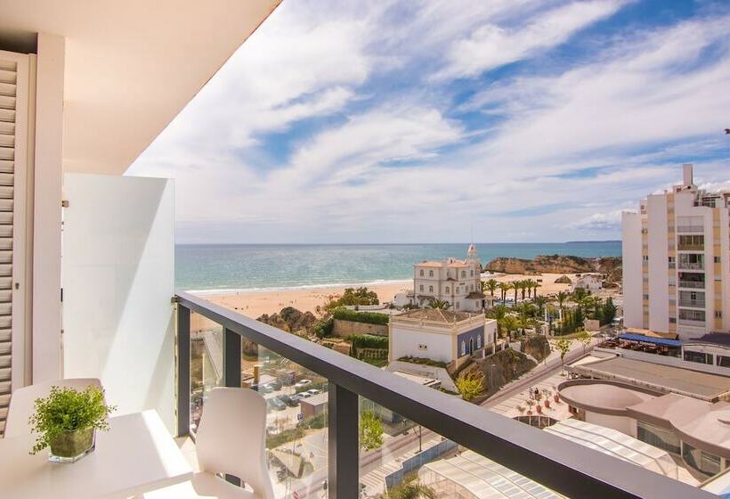 프레스티지 스위트, Rr Hotel Da Rocha