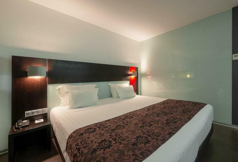 سوئیت کلاسیک, Rr Hotel Da Rocha