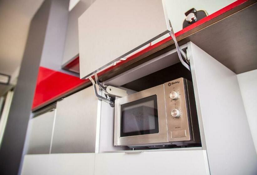 سوئیت کلاسیک, Rr Hotel Da Rocha