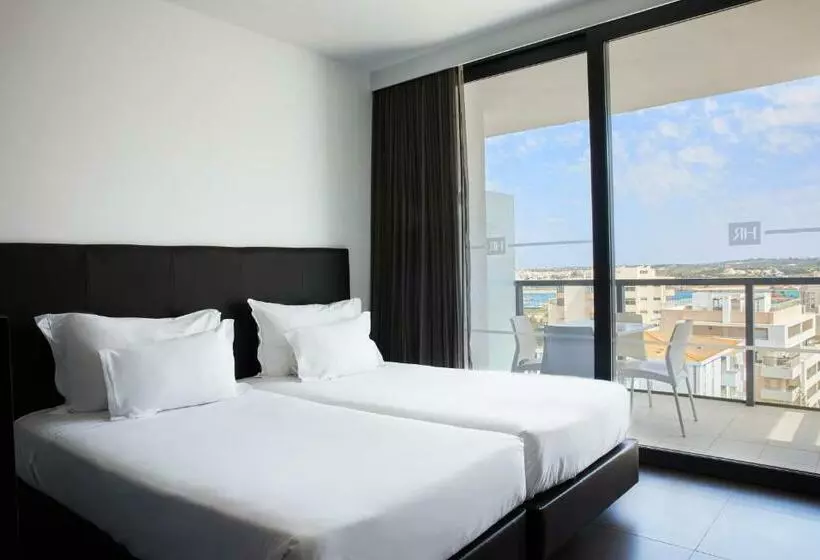 سوییت خانوادگی, Rr Hotel Da Rocha