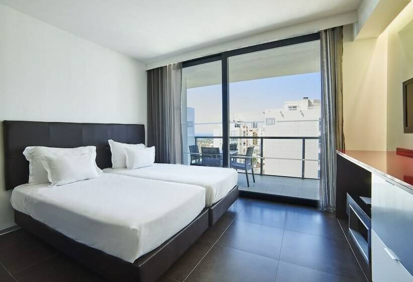 패밀리 스위트, Rr Hotel Da Rocha