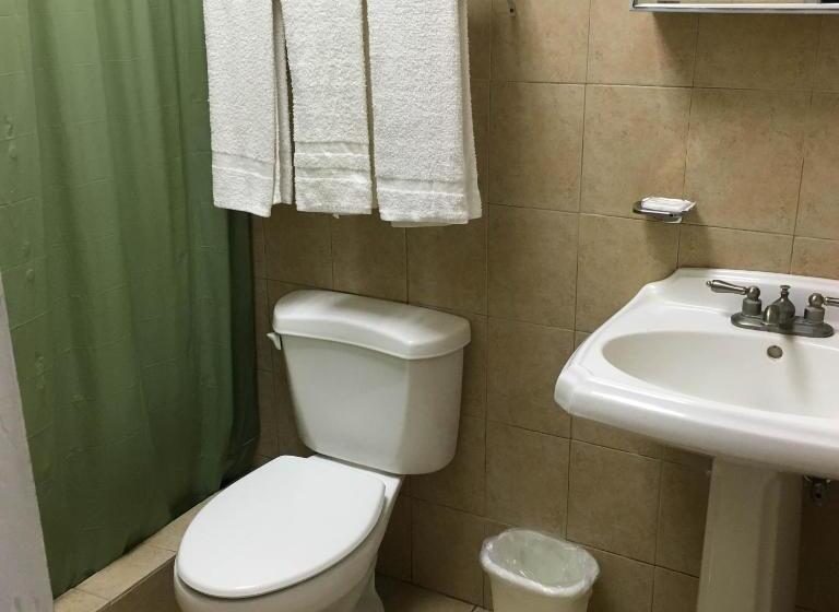 스탠다드 룸 더블 침대 2개, Borinquen Beach Inn